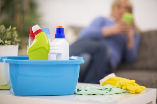 Deep cleaning process for commercial carpets in Longlands